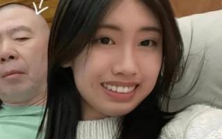 冯小刚家庭揭秘：两个女儿的成长故事与人生选择