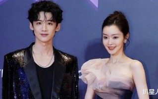 白敬亭春晚争议引爆舆论！宋轶惨被牵连，遭喊话快分手远离渣男