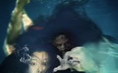 恐怖游泳馆 Who in the Pool