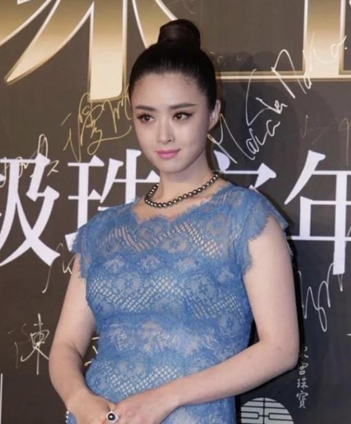 10位娱乐圈的“半截美人”,看脸绝美,但腿粗、虎背熊腰是硬伤(小说半壁文娱)-第6张图片-九妖电影 10位娱乐圈的“半截美人”,看脸绝美,但腿粗、虎背熊腰是硬伤(小说半壁文娱)-第6张图片-九妖电影