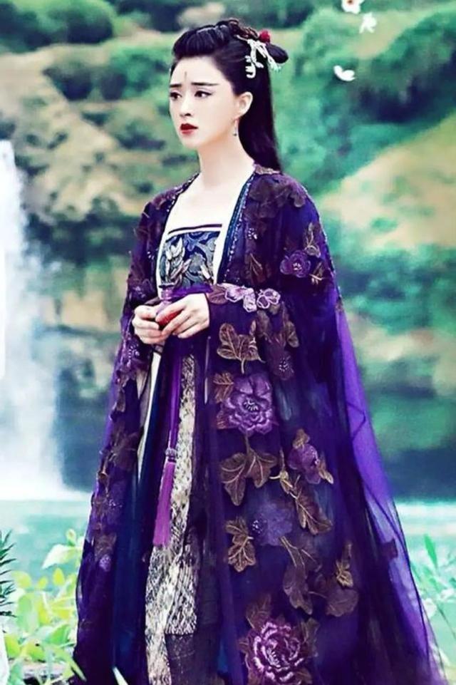 10位娱乐圈的“半截美人”,看脸绝美,但腿粗、虎背熊腰是硬伤(小说半壁文娱)-第8张图片-九妖电影 10位娱乐圈的“半截美人”,看脸绝美,但腿粗、虎背熊腰是硬伤(小说半壁文娱)-第8张图片-九妖电影