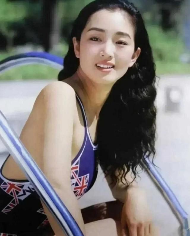 10位娱乐圈的“半截美人”,看脸绝美,但腿粗、虎背熊腰是硬伤(小说半壁文娱)-第13张图片-九妖电影 10位娱乐圈的“半截美人”,看脸绝美,但腿粗、虎背熊腰是硬伤(小说半壁文娱)-第13张图片-九妖电影