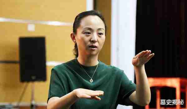 05年春晚“千手观音”聋哑人领舞，曾被富豪苦追8年，现状如何--第5张图片-九妖电影