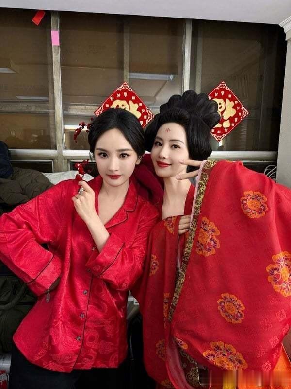12位女星春节造型!刘诗诗唐装美成仙,她春晚爆红搜寻量打败热巴(刘诗诗晚宴照)-第10张图片-九妖电影 12位女星春节造型!刘诗诗唐装美成仙,她春晚爆红搜寻量打败热巴(刘诗诗晚宴照)-第10张图片-九妖电影