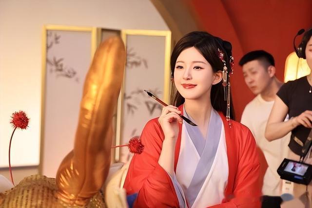 12位女星春节造型!刘诗诗唐装美成仙,她春晚爆红搜寻量打败热巴(刘诗诗晚宴照)-第18张图片-九妖电影 12位女星春节造型!刘诗诗唐装美成仙,她春晚爆红搜寻量打败热巴(刘诗诗晚宴照)-第18张图片-九妖电影