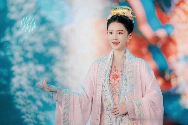 12位女星春节造型!刘诗诗唐装美成仙,她春晚爆红搜寻量打败热巴(刘诗诗晚宴照)-第31张图片-九妖电影 12位女星春节造型!刘诗诗唐装美成仙,她春晚爆红搜寻量打败热巴(刘诗诗晚宴照)-第31张图片-九妖电影
