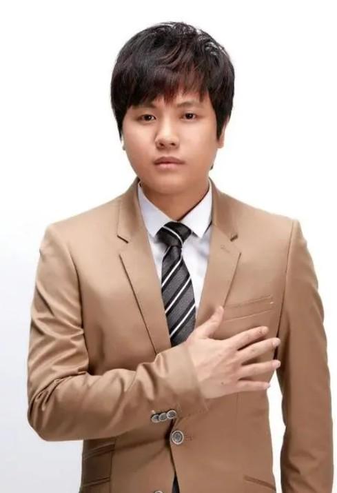 15岁开演唱会，19岁日挣万元，春晚请不动他，却没人说他耍大牌_1（十五岁开演唱会的女歌手）-第12张图片-九妖电影