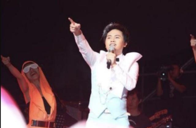 15岁开演唱会，19岁日挣万元，春晚请不动他，却没人说他耍大牌_1（十五岁开演唱会的女歌手）-第28张图片-九妖电影