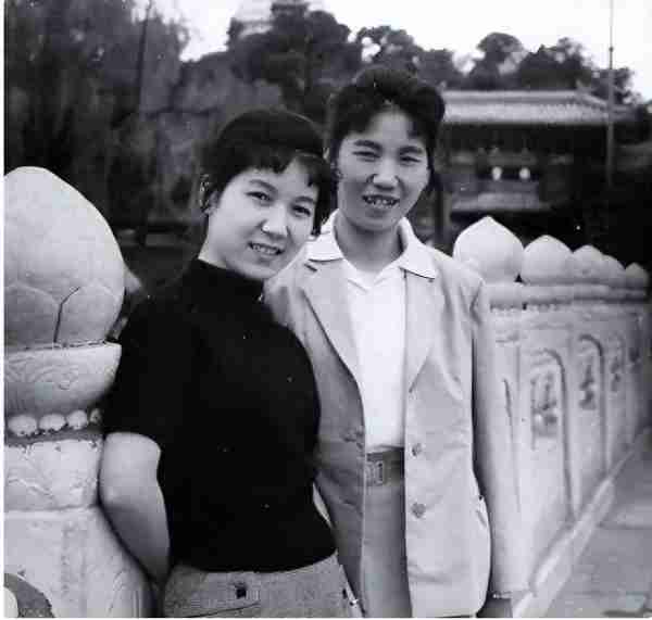 1963年，春晚女王赵丽蓉竟拒绝会见毛主席，主席却连道三声：好_1（赵丽蓉的小品宫廷玉液酒一百八一杯）-第11张图片-九妖电影