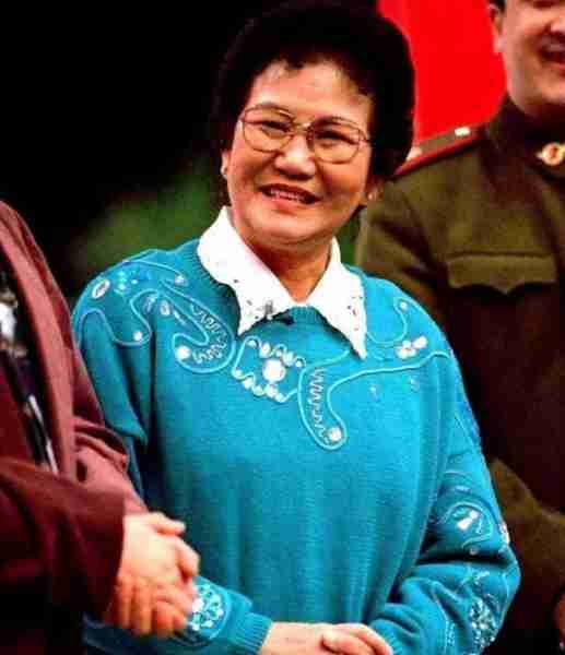 1963年,春晚女皇赵丽蓉拒见毛主席,得知原因后主席连说:好好好(赵丽蓉春晚失误是哪一集)-第12张图片-九妖电影 1963年,春晚女皇赵丽蓉拒见毛主席,得知原因后主席连说:好好好(赵丽蓉春晚失误是哪一集)-第12张图片-九妖电影