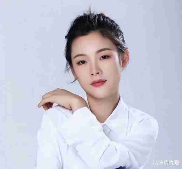 1月28日，备受瞩目的龙年央视春晚迎来了第三次联排，陈丽君现身（龙年春晚）-第1张图片-九妖电影