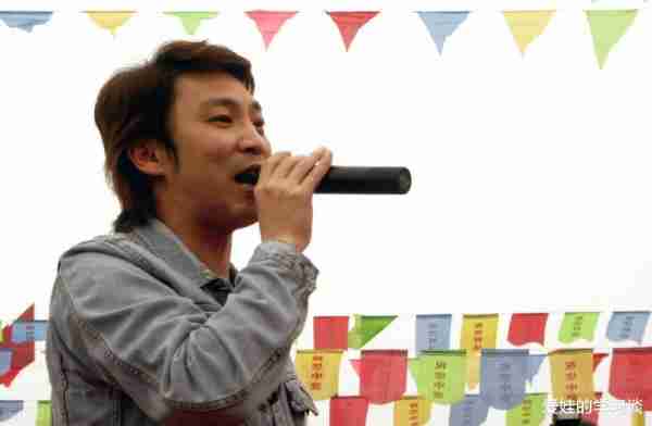22岁荣登“春晚”一夜走红，却意外被砍缝上百针，今改行身价过亿（上5次春晚的明星）-第27张图片-九妖电影