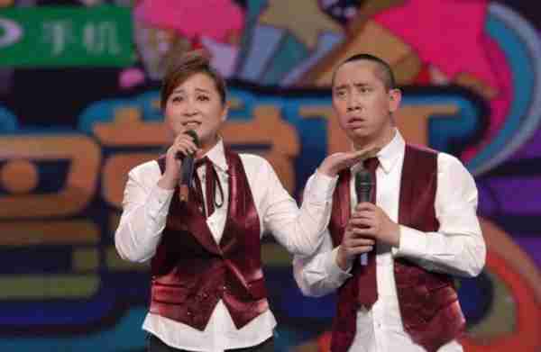 24岁上春晚,41岁成70亿票房导演,贾玲走上了演员的另一条道路!(贾玲春晚作品集)-第4张图片-九妖电影 24岁上春晚,41岁成70亿票房导演,贾玲走上了演员的另一条道路!(贾玲春晚作品集)-第4张图片-九妖电影