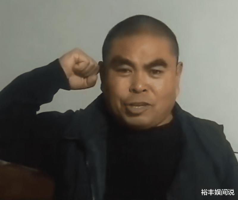51岁网红“建荣”不幸猝逝！生前常组织做白活，因眉毛粗黑惹非议（建荣集团）-第8张图片-九妖电影