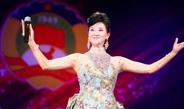 24年登春晚,39岁销声匿迹,“春晚国脸”宋祖英如今过得还好吗?(春晚国超)-第3张图片-九妖电影 24年登春晚,39岁销声匿迹,“春晚国脸”宋祖英如今过得还好吗?(春晚国超)-第3张图片-九妖电影