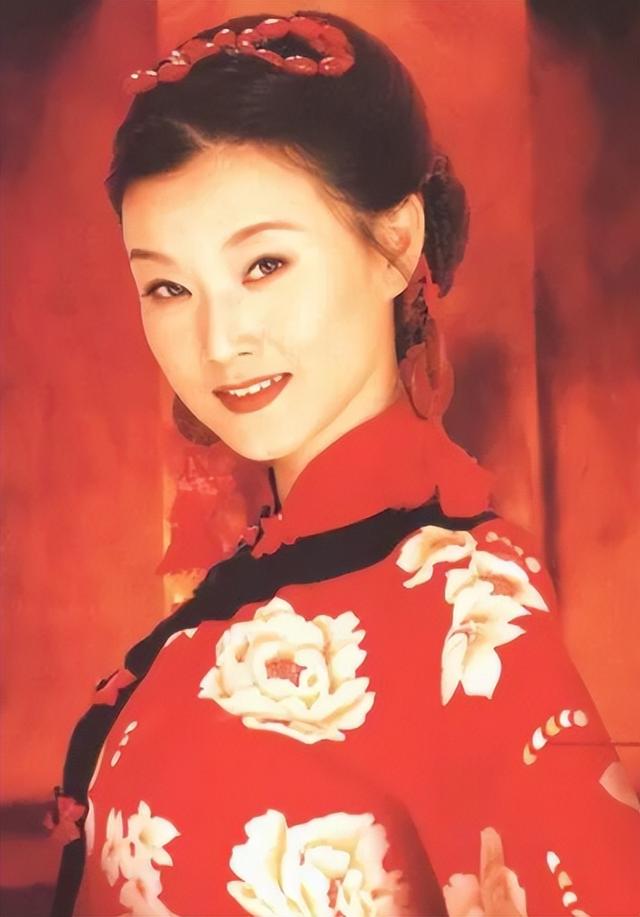 24年登春晚,39岁销声匿迹,“春晚国脸”宋祖英如今过得还好吗?(春晚国超)-第2张图片-九妖电影 24年登春晚,39岁销声匿迹,“春晚国脸”宋祖英如今过得还好吗?(春晚国超)-第2张图片-九妖电影