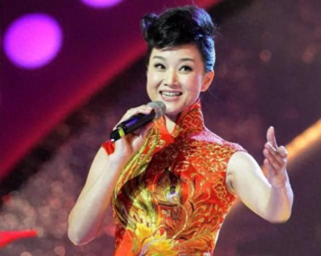 24年登春晚,39岁销声匿迹,“春晚国脸”宋祖英如今过得还好吗?(春晚国超)-第1张图片-九妖电影 24年登春晚,39岁销声匿迹,“春晚国脸”宋祖英如今过得还好吗?(春晚国超)-第1张图片-九妖电影