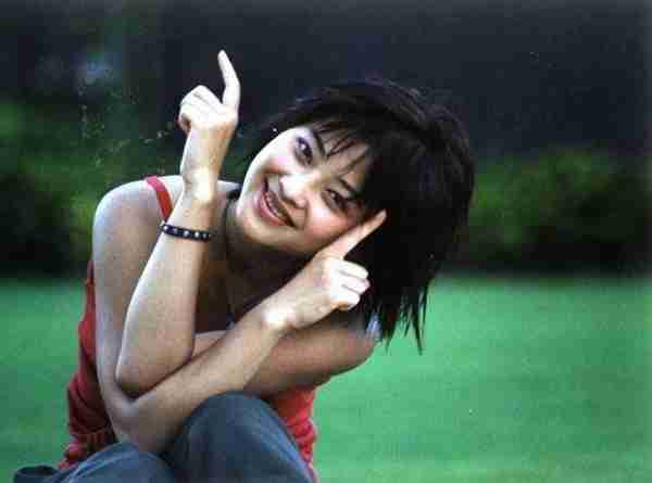30年前春晚站在朱时茂旁边的女孩，如今火得一塌糊涂，她是谁呢？（2021年春晚朱时茂）-第10张图片-九妖电影