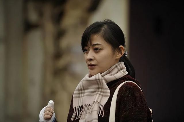 30年前,朱时茂春晚大变活人,谁注意过这女孩?如今火得一塌糊涂(朱时茂主持的节目)-第7张图片-九妖电影 30年前,朱时茂春晚大变活人,谁注意过这女孩?如今火得一塌糊涂(朱时茂主持的节目)-第7张图片-九妖电影