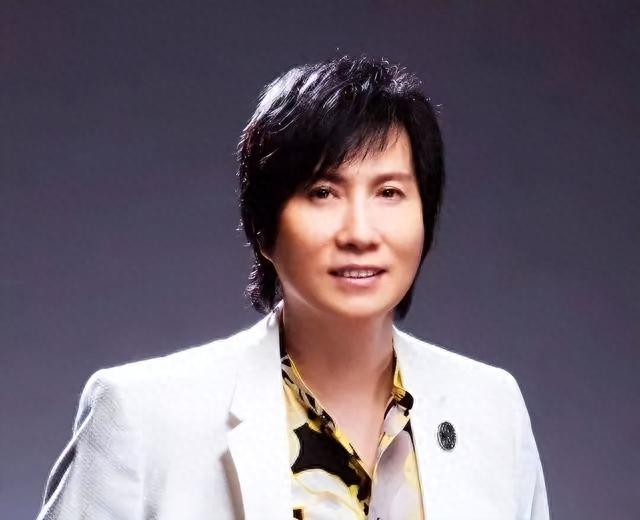 31岁在春晚一炮而红,观众都以为他隐退了,其实已经去世10年了(春晚一夜走红的明星)-第2张图片-九妖电影 31岁在春晚一炮而红,观众都以为他隐退了,其实已经去世10年了(春晚一夜走红的明星)-第2张图片-九妖电影