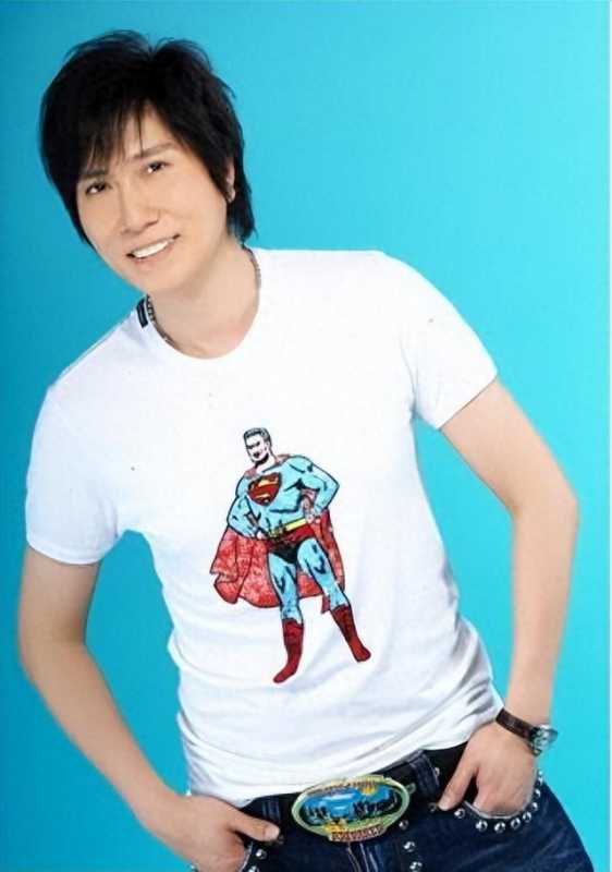 31岁在春晚一炮而红,观众都以为他隐退了,其实已经去世10年了(春晚一夜走红的明星)-第14张图片-九妖电影 31岁在春晚一炮而红,观众都以为他隐退了,其实已经去世10年了(春晚一夜走红的明星)-第14张图片-九妖电影