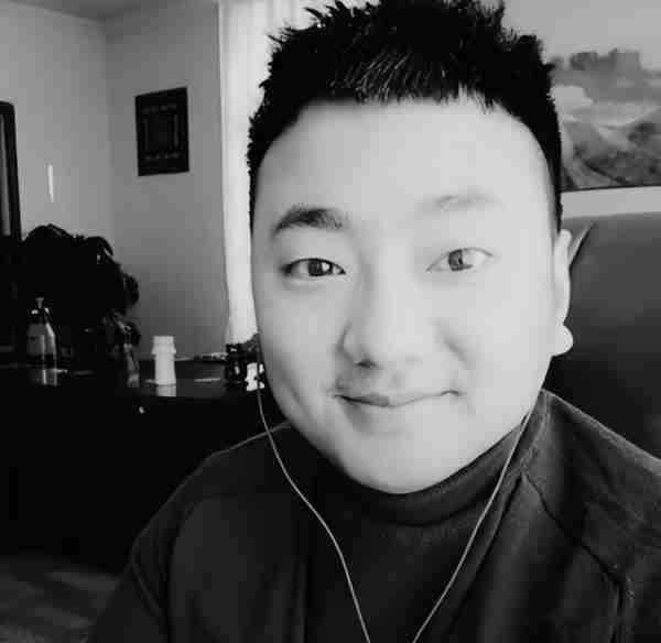 31岁登春晚爆红后，他第一件事，就是连夜回家给女儿扫墓（上过春晚的年轻男歌手）-第20张图片-九妖电影