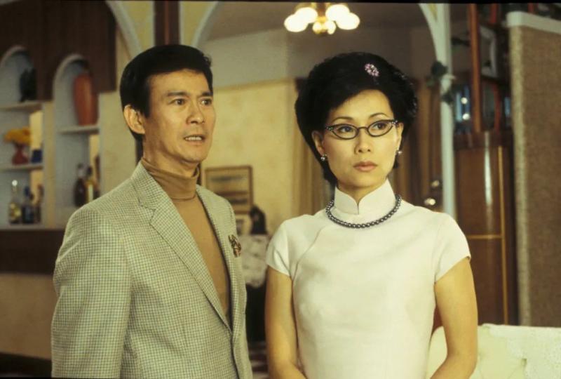 60岁香港影后低调现身足球赛难掩满头白发！（香港60后男艺人）-第13张图片-九妖电影