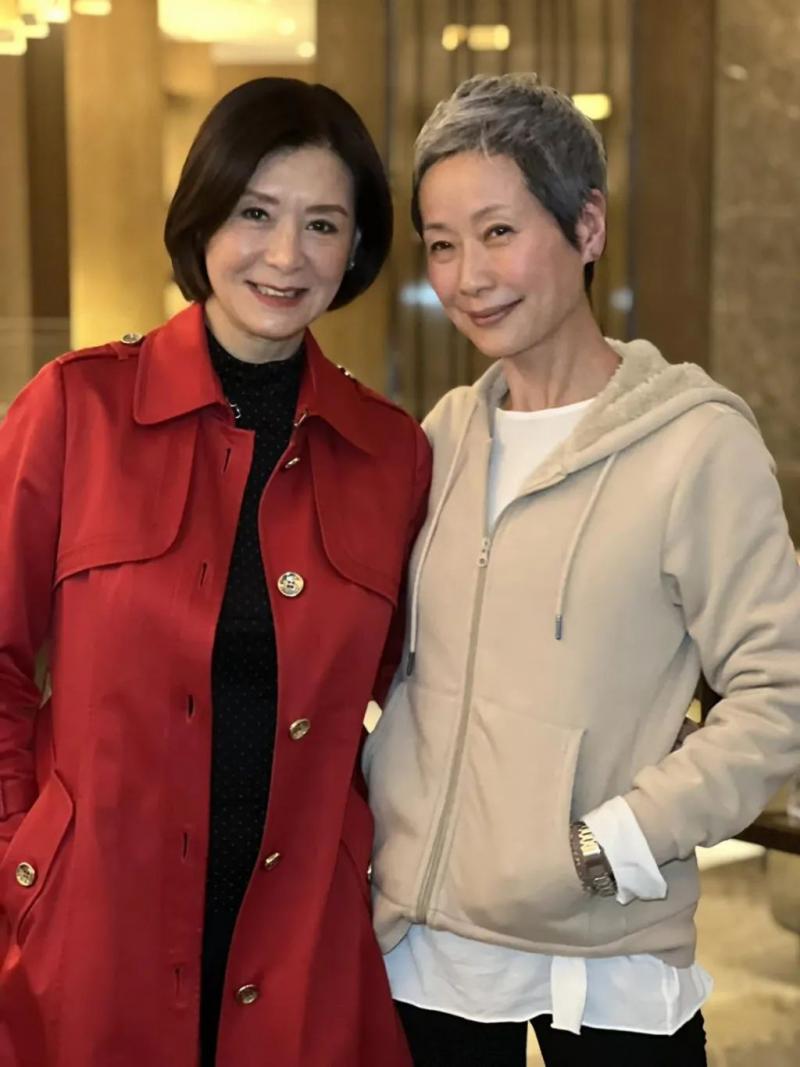 60岁香港影后低调现身足球赛难掩满头白发！（香港60后男艺人）-第15张图片-九妖电影