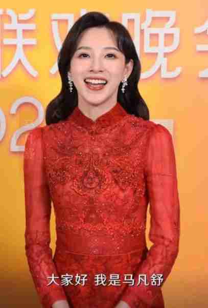 5位龙年春晚主持人：一哥实力令人放心，撒贝宁回归，2位美女主持太养眼（龙年春晚开场舞龙腾盛世）-第19张图片-九妖电影