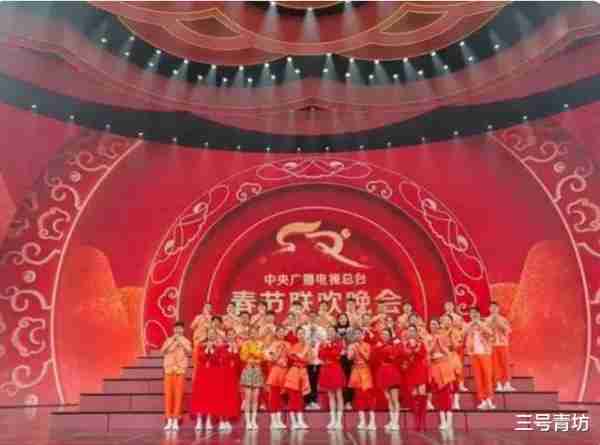 73岁张艺谋无缘央视春晚总导演！或仍由于蕾担任，节目已开始筹备（张艺谋的春晚）-第1张图片-九妖电影
