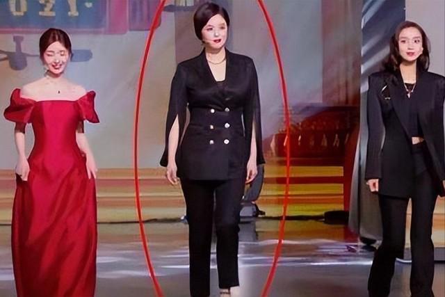 6位娱乐圈的“半截美人”,看脸绝美,但腿粗、虎背熊腰是硬伤(半截美女出世打一蔬菜名)-第16张图片-九妖电影 6位娱乐圈的“半截美人”,看脸绝美,但腿粗、虎背熊腰是硬伤(半截美女出世打一蔬菜名)-第16张图片-九妖电影