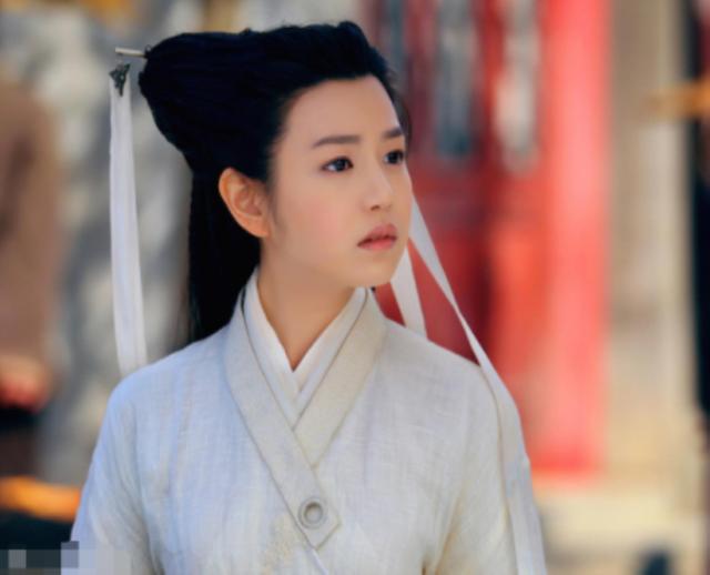 6位娱乐圈的“半截美人”,看脸绝美,但腿粗、虎背熊腰是硬伤(半截美女出世打一蔬菜名)-第19张图片-九妖电影 6位娱乐圈的“半截美人”,看脸绝美,但腿粗、虎背熊腰是硬伤(半截美女出世打一蔬菜名)-第19张图片-九妖电影