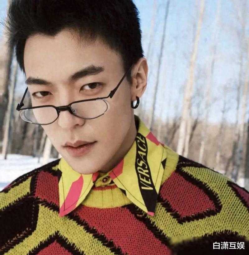 “偶像练习生”卜凡账号被扒！疑转行算卦，道士照片泄露后秒删（卜凡在偶练第几名）-第1张图片-九妖电影