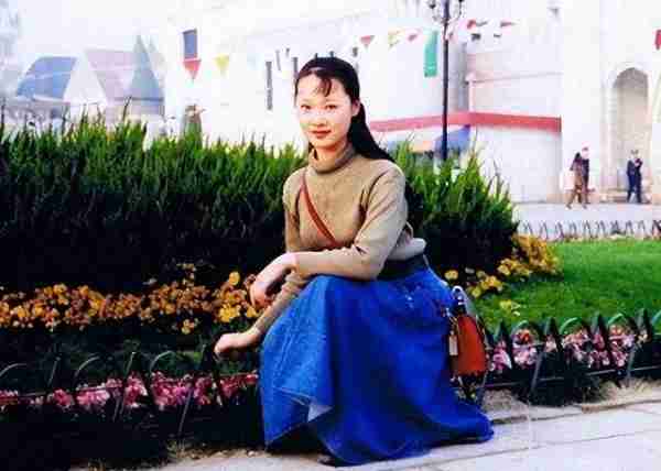 “军中绿花”吕薇:15次登上春晚,却因男友患癌耽搁事业(吕薇转业了吗知乎小说)-第15张图片-九妖电影 “军中绿花”吕薇:15次登上春晚,却因男友患癌耽搁事业(吕薇转业了吗知乎小说)-第15张图片-九妖电影