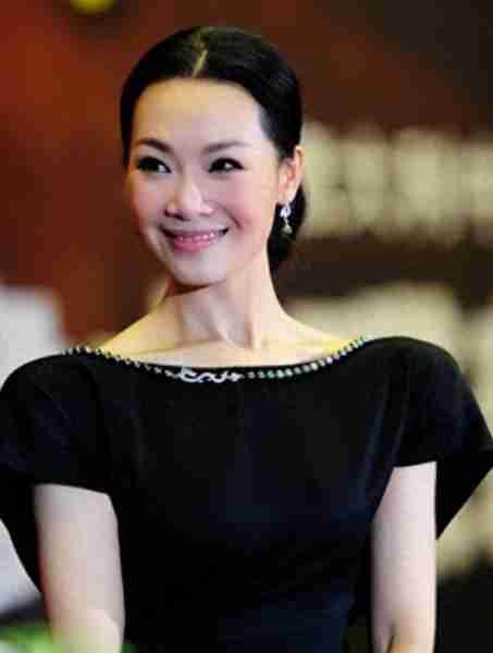 “军中绿花”吕薇:15次登上春晚,却因男友患癌耽搁事业(吕薇转业了吗知乎小说)-第20张图片-九妖电影 “军中绿花”吕薇:15次登上春晚,却因男友患癌耽搁事业(吕薇转业了吗知乎小说)-第20张图片-九妖电影