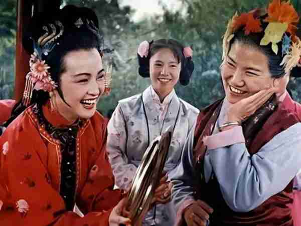 “小品女王”赵丽蓉：最后一次登春晚，三个儿子电视机前抱头痛哭！（赵丽蓉小品探戈舞）-第2张图片-九妖电影
