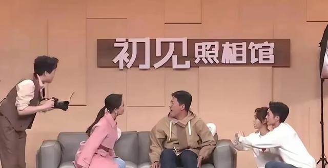 “春晚押题卷”曝光,冲这个节目,我怕把电视屏幕砸了_1(春晚答题模板)-第6张图片-九妖电影 “春晚押题卷”曝光,冲这个节目,我怕把电视屏幕砸了_1(春晚答题模板)-第6张图片-九妖电影