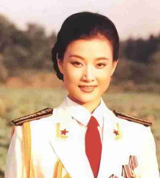 “民歌天后”宋祖英：24年的春晚常客，为何会突然“消失”（被小飞虫碰过的水果能吃吗有毒吗）-第14张图片-九妖电影
