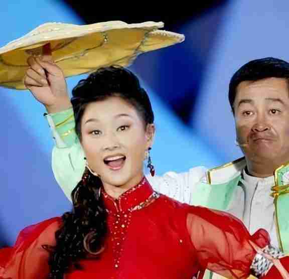 “民歌天后”宋祖英：24年的春晚常客，为何会突然“消失”（被小飞虫碰过的水果能吃吗有毒吗）-第17张图片-九妖电影