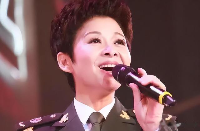 “民歌天后”董文华-13次登上春晚，因“合照”事业下滑，今如何（董文华复出演唱视频）-第4张图片-九妖电影