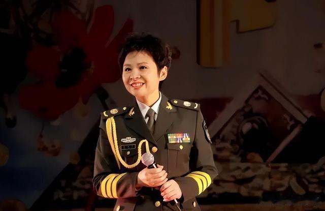 “民歌天后”董文华-13次登上春晚，因“合照”事业下滑，今如何（董文华复出演唱视频）-第7张图片-九妖电影