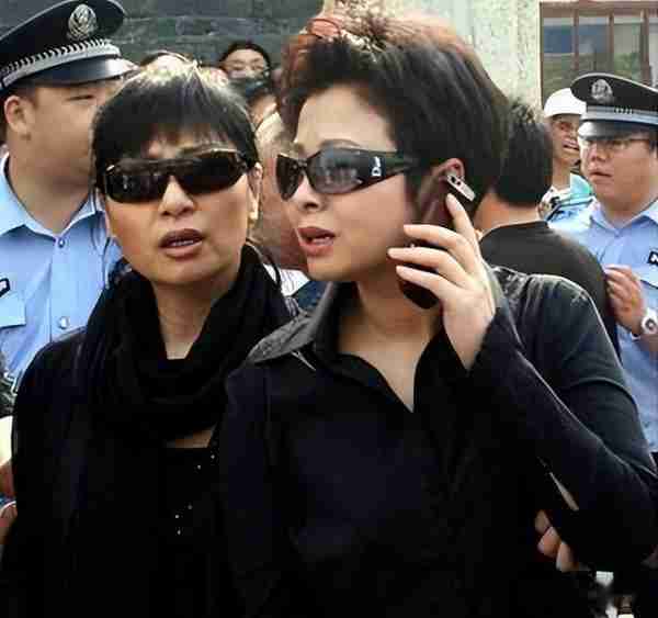 “民歌天后”董文华-13次登上春晚，因“合照”事业下滑，今如何（董文华复出演唱视频）-第16张图片-九妖电影