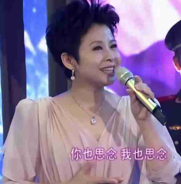 “民歌天后”董文华-13次登上春晚，因“合照”事业下滑，今如何（董文华复出演唱视频）-第28张图片-九妖电影