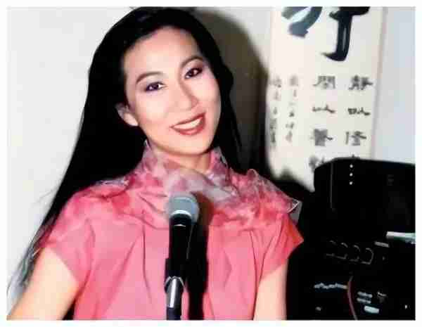 “民歌皇后”奚秀兰：丈夫为她被赶出豪门，凭借春晚爆红全国（奚秀兰经典金曲18首视频）-第3张图片-九妖电影