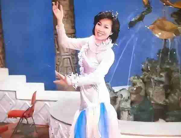 “民歌皇后”奚秀兰：丈夫为她被赶出豪门，凭借春晚爆红全国（奚秀兰经典金曲18首视频）-第8张图片-九妖电影