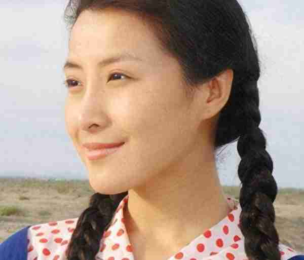 “玉芬”王雅捷:被赵本山捧红,拒绝上春晚,32岁嫁给了于洋(王雅捷与于洋一块演的电视剧)-第13张图片-九妖电影 “玉芬”王雅捷:被赵本山捧红,拒绝上春晚,32岁嫁给了于洋(王雅捷与于洋一块演的电视剧)-第13张图片-九妖电影