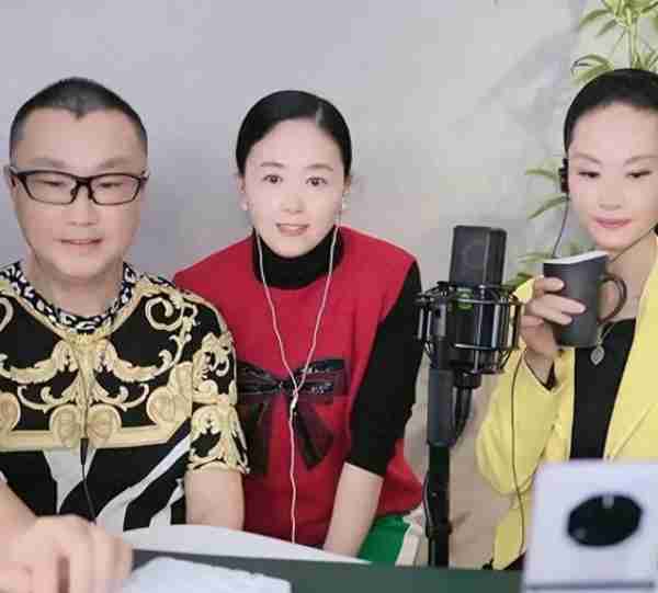 “纤夫哥”尹相杰:从“春晚名人”到阶下囚,他到底经历了什么(念旧是好是坏)-第1张图片-九妖电影 “纤夫哥”尹相杰:从“春晚名人”到阶下囚,他到底经历了什么(念旧是好是坏)-第1张图片-九妖电影