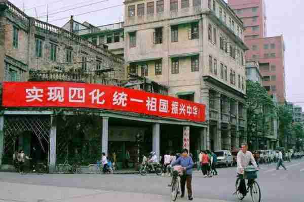“铁肺歌后”黄绮珊：二上央视春晚，三婚三离后要活成倔强的玫瑰（歌唱家黄绮珊）-第6张图片-九妖电影