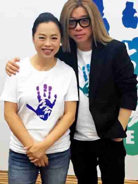 “铁肺歌后”黄绮珊：二上央视春晚，三婚三离后要活成倔强的玫瑰（歌唱家黄绮珊）-第13张图片-九妖电影