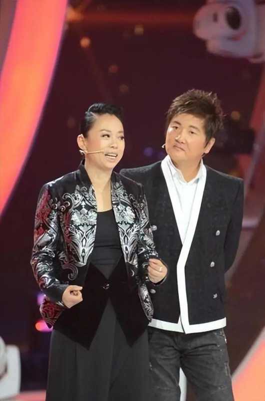 “铁肺歌后”黄绮珊：二上央视春晚，三婚三离后要活成倔强的玫瑰（歌唱家黄绮珊）-第18张图片-九妖电影